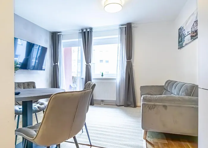 アパート 9-min To Center, Comfy 1br,1lr W Balcony